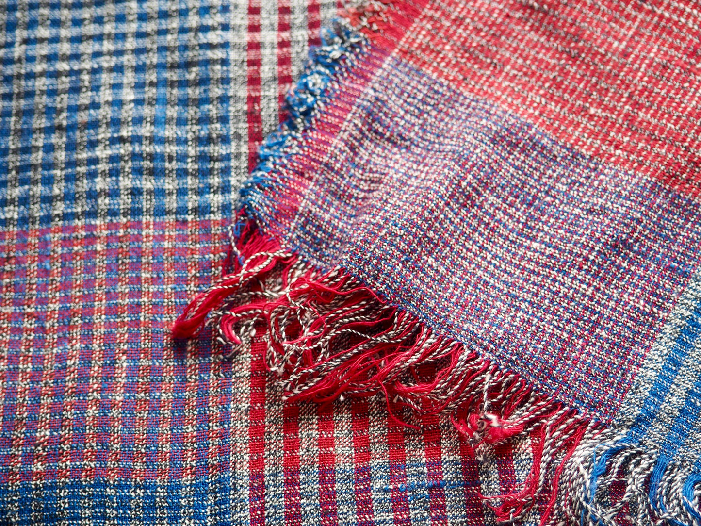 Gahara Neela - The Navy Blue Scarf