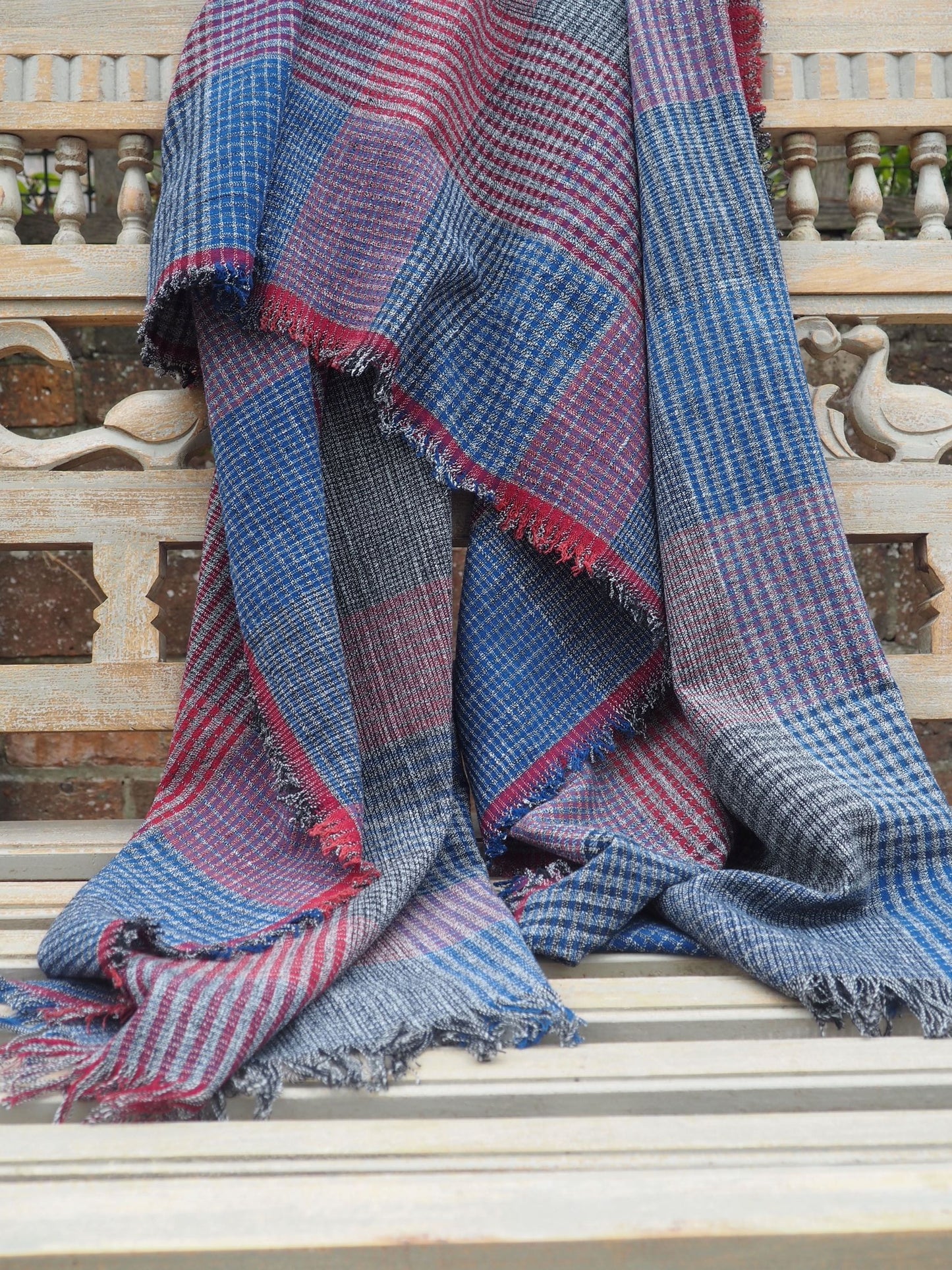Gahara Neela - The Navy Blue Scarf