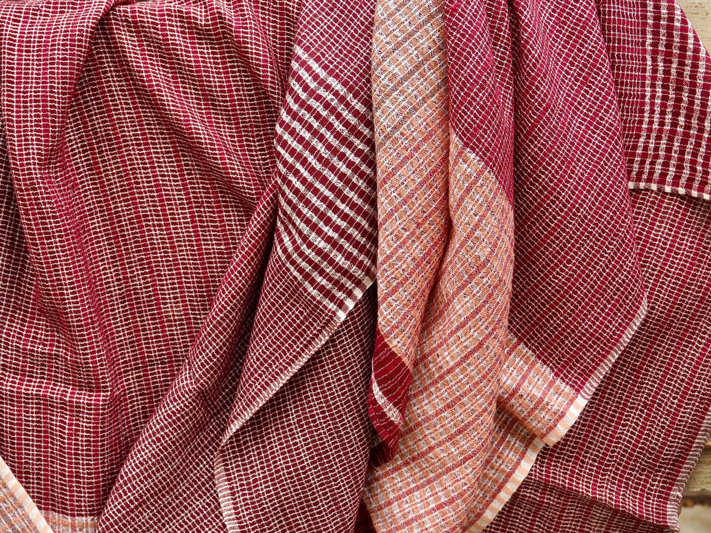 Gahara Laal - The Deep Red Scarf