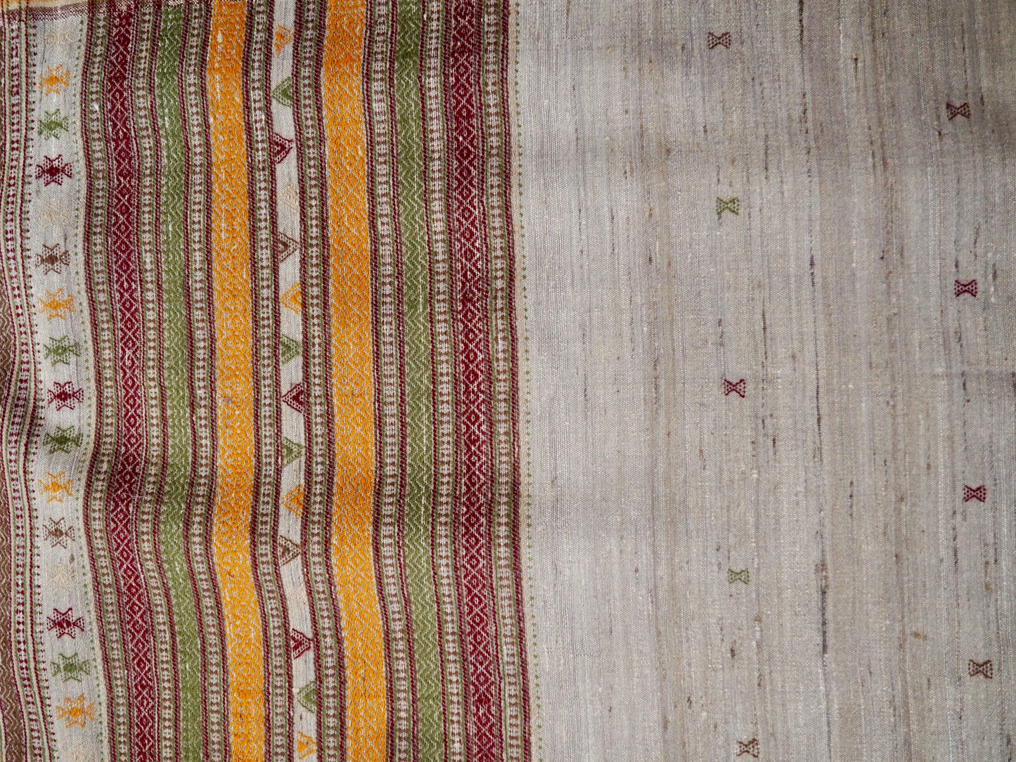 Signature Colour Tussar Silk and Wool Handloomed Scarf