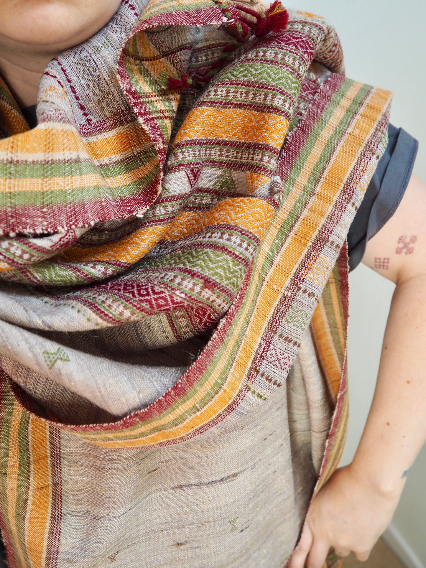 Signature Colour Tussar Silk and Wool Handloomed Scarf