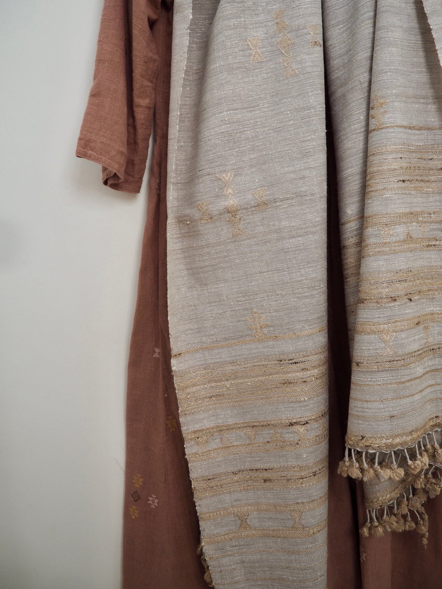 Silver White Tussar Silk and Wool Handloomed Scarf